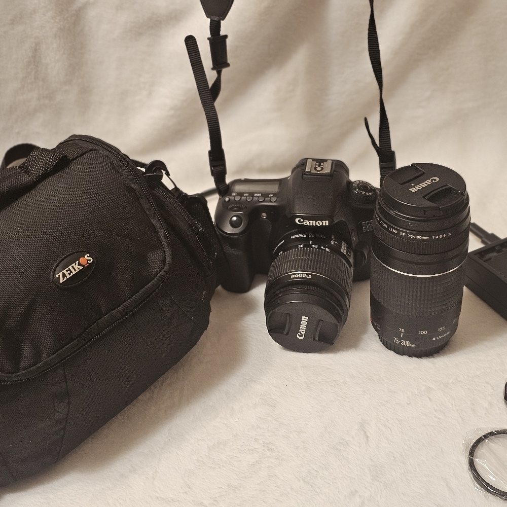Canon EOS 60D Digital SLR  Black (Kit w/ EF-S IS 18-55mm and EF-S  IS 75-300mm